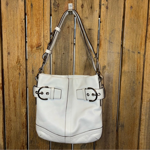 Coach White Leather Shoulder Bag with matching wallet - Picture 2 of 9